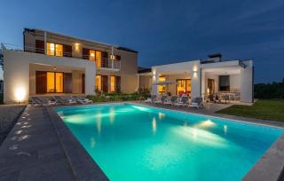 Villa Dora in Central Istria kids friendly with private pool and playground for 10 persons - 5