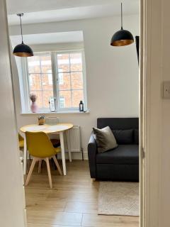 Flat in Victorian West Kensington Mansion - 4