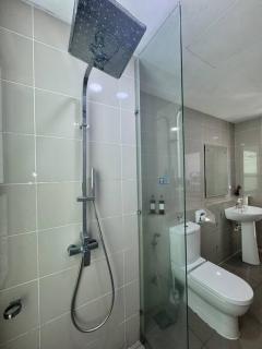 Infinity pool Sutera Avenue family suite Free Wifi -Netflix -Parking - 1