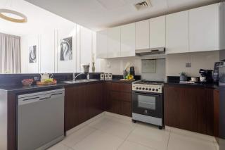 Frank Porter - Dezire Residences - Dubai - 1