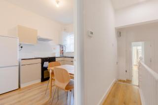 Spacious 2BD Flat Short Walk from ExCel London - Londra - 0