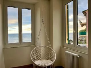 Charming Beach Flat with Seaview - Genova - 2
