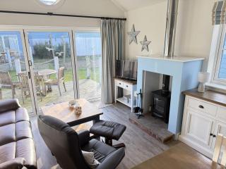 Puffin Lodge - Part of the The Bay Filey Holiday Village with pool, gym and direct beach access, pub, restaurant, tennis and meadows walks - 7