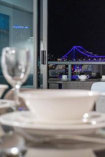 Story Bridge & RiverViews 2B1B Apt w Parking - 2