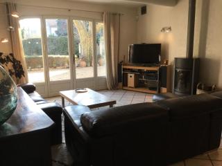 Provencal farmhouse, pool, pool house, countryside Plan d’Orgon, Provence - 8 people - 8