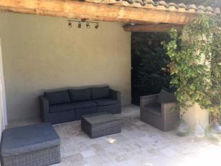 Provencal farmhouse, pool, pool house, countryside Plan d’Orgon, Provence - 8 people - Cavaillon - 4