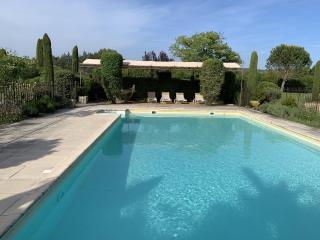 Air-conditioned Provençal farmhouse with private pool, view magnificent, located in Lagnes, close Isle S/Sorgue, 9 people - Lagnes - 4