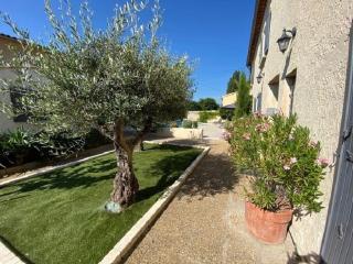 authentic provencal mas with pool, in the countryside of the village of sénas, close to the luberon and the alpilles, sleeps 8. - 3