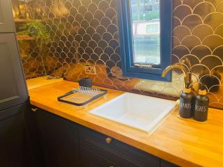 Bespoke narrowboat - Manchester - 2