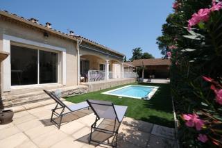pretty detached house with swimming pool in the village of mouriès - Mouriès - 0
