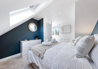Spacious 4BR Home in Brentford Free Parking - Brentford - 3