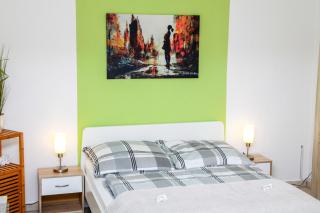 INDIVIDUAL APARTMENTS - Zentrale, ruhige Wohnung in Innenstadt - Küche, Parkplatz, Terrasse, SmartTV, Netflix - 1