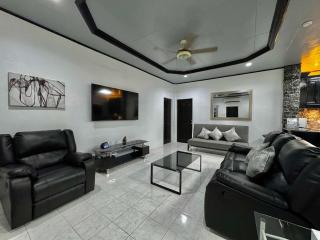 Holloway Hideaway - Lapu Lapu City - 0