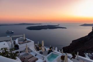 Iconic Santorini, a Boutique Cave Hotel by Sandglass - Imerovigli - 7