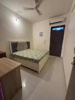 Green Bacchus stays - Gurgaon - 6