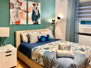 WaterFront Chalet wHotTubDiscoballSaunaPool - 7