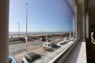 Fabulous beachfront 3 bed house with parking - 7