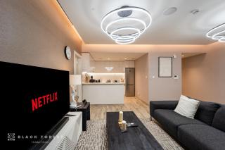 Beautiful 1-BDR in pulsating Business Bay - 2