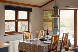 Tranquil Lakeview Lodge near Narberths Charm - Pembrokeshire - 6