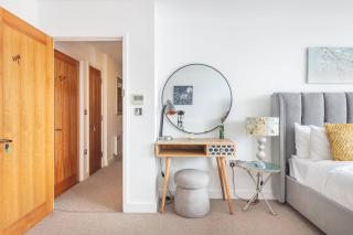 Serene Waterfront Rooms - ExCel - London - 4