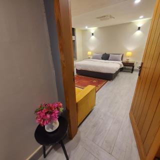 The Garden Hotel - 4