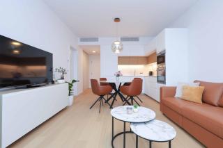 Skypark Tower 4, free parking and beautiful views - Bratislava - 1