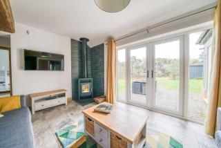 Stunning Cottage in New Forest with Log Burner - 9