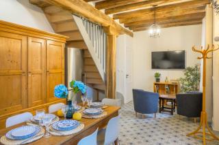 La Maison de Jeanne - Cœur Historique d'Orléans avec parkings privés - classée 3 étoiles - Orléans - 0