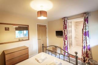 Stanton, woodland lodge with hot tub for 14 - Oakamoor - 7