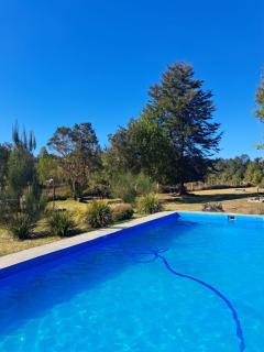 Casa con Piscina y Cama elástica - 4