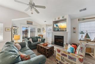 Vibrant 3 Bedroom Condo With A Bbq Grill Outdoor Shower - Wildwood - 5