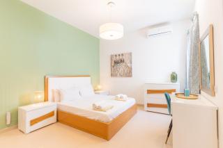 Large apartment with pool - 7