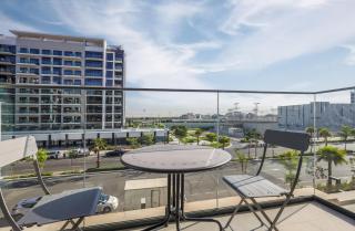 Elite LUX Holiday Homes - Sleek Studio in Azizi Riviera Prime Location Dubai - Dubai - 2