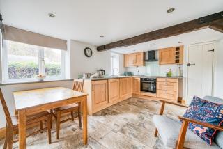 Beautiful Cottage in New Forest with Wood Burner - 3