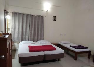 Prashanth Family Homestay - Madikeri - 7