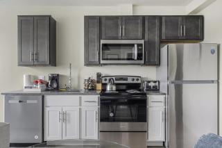 2BR Luxury Suite Near Henry Ford - Detroit - 8