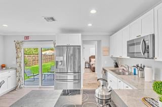 5 Minutes to Ocean & Casino's - Large Backyard - Hollywood - 9