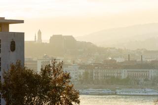 Magical Danube view in a spacious two bedroom suite next to Parliament - Budapest - 6