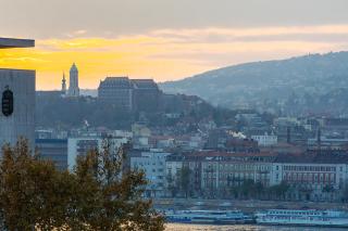 Magical Danube view in a spacious two bedroom suite next to Parliament - 1