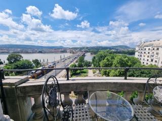 Magical Danube view in a spacious two bedroom suite next to Parliament - Budapest - 2