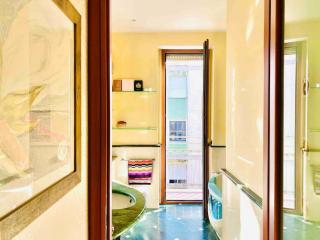Artistic 2-bedroom condo - Milan - 5