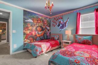 Windsor Island Incredible 8BR Pool Spa Gameroom - Davenport - 2