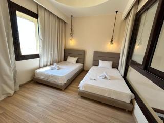 Modern Villa with Heated Pool and Lagoon View in Ancient Sands El Gouna - 4