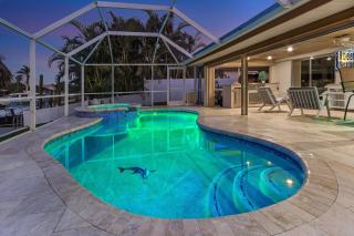 Gulf Access Dock with Tiki Heated Pool Casa Chillotta Roelens - Cape Coral - 9