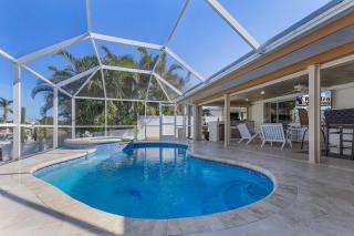 Gulf Access Dock with Tiki Heated Pool Casa Chillotta Roelens - Cape Coral - 8