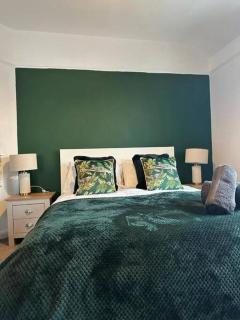 Spacious 4Bedroom House in Warrington - Sleeps 8 - 0