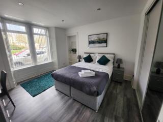 Bright & Stylish 1-Bed Apt with free parking - fast Wi-Fi - 1
