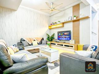Pool,TVBox,Landed,5 min Aeon,Bukit Indah,Legoland - Johor Bahru - 0