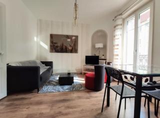 Logement de charme proche centre-ville - TV - WiFi - Dijon - 9