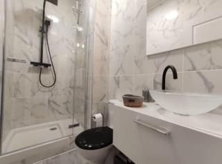 Logement de charme proche centre-ville - TV - WiFi - Dijon - 4